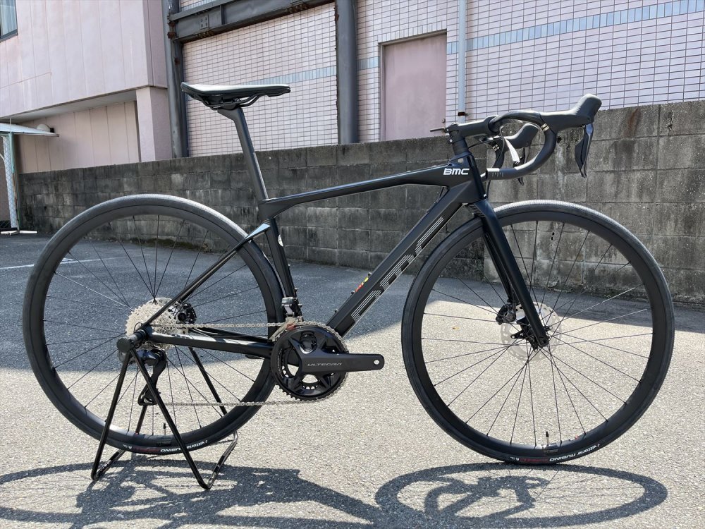 BMC(ﾋﾞｰｴﾑｼｰ) Roadmachine THREE Ultegra Di2完成車 [2022] 店頭在庫限り